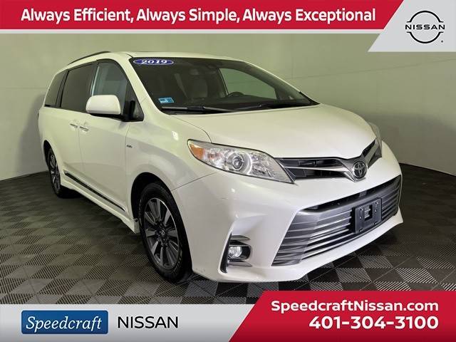 2019 Toyota Sienna XLE AWD photo