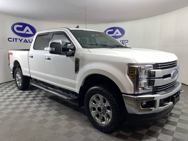 2019 Ford F-250 Super Duty LARIAT 4WD photo