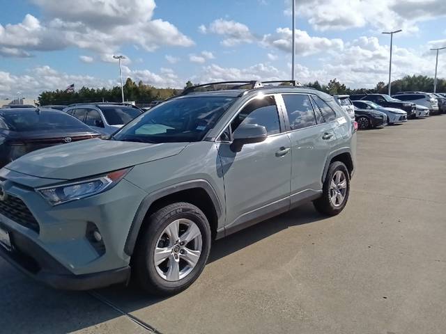 2019 Toyota RAV4 XLE FWD photo