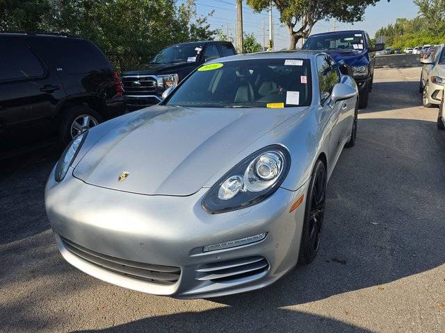 2016 Porsche Panamera 4 AWD photo