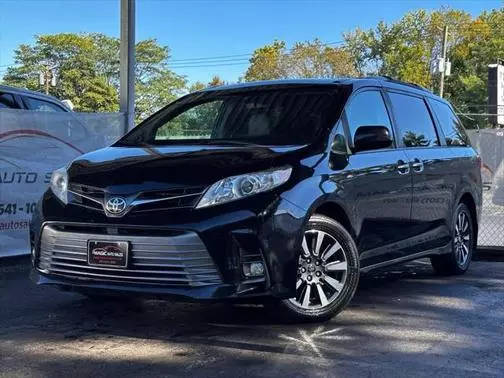 2019 Toyota Sienna XLE AWD photo