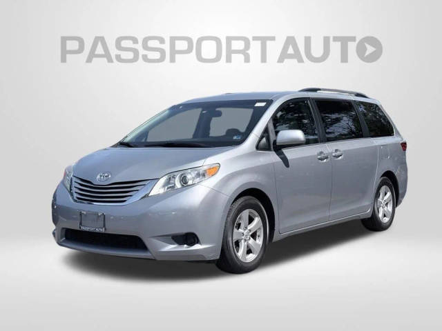 2015 Toyota Sienna LE FWD photo