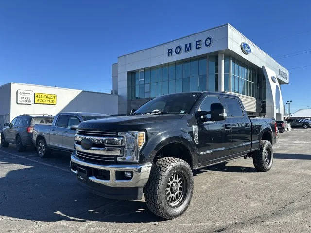2018 Ford F-250 Super Duty LARIAT 4WD photo