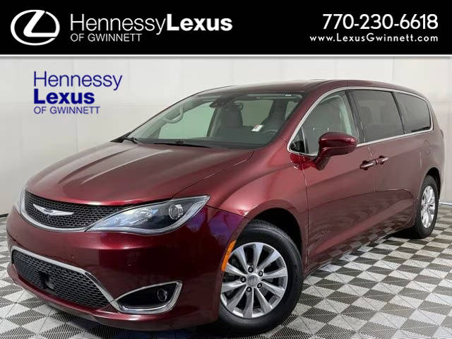 2019 Chrysler Pacifica Minivan Touring Plus FWD photo