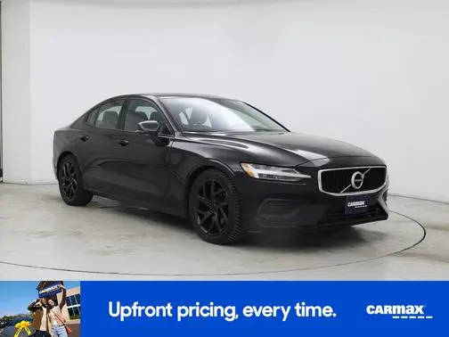 2019 Volvo S60 Momentum FWD photo