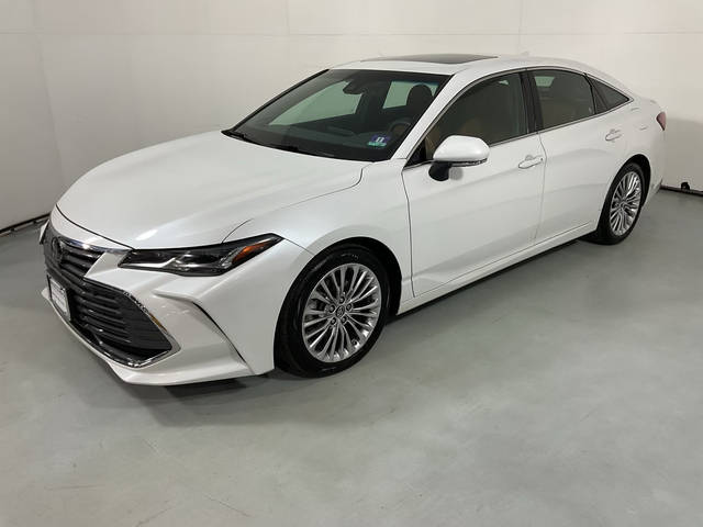 2019 Toyota Avalon Limited FWD photo