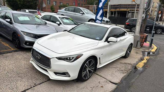 2018 Infiniti Q60 3.0t LUXE AWD photo