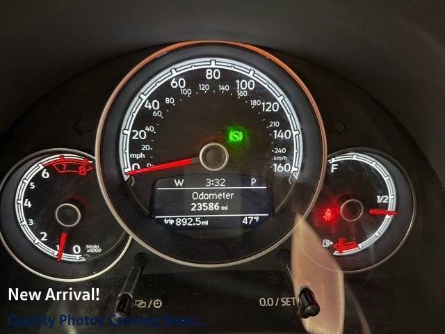 2019 Volkswagen Beetle SE FWD photo