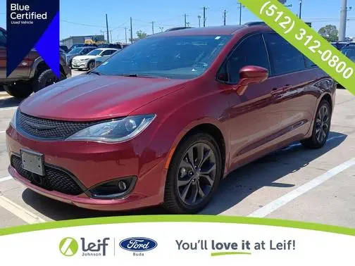 2019 Chrysler Pacifica Minivan Touring L FWD photo