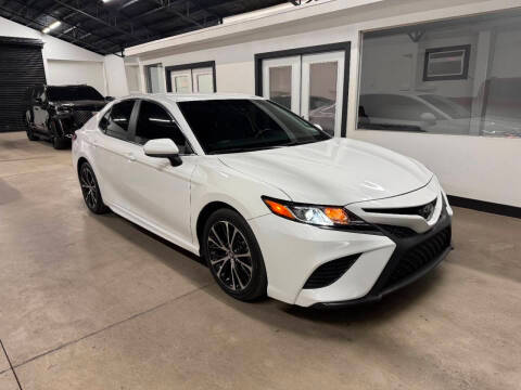 2019 Toyota Camry SE FWD photo