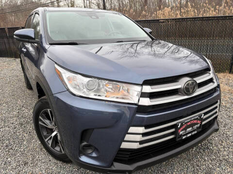 2019 Toyota Highlander LE AWD photo