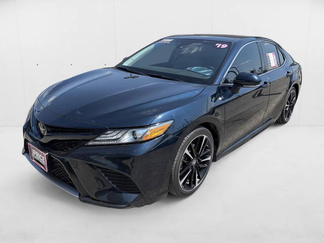2019 Toyota Camry XSE FWD photo