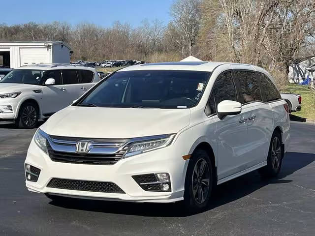 2019 Honda Odyssey Touring FWD photo