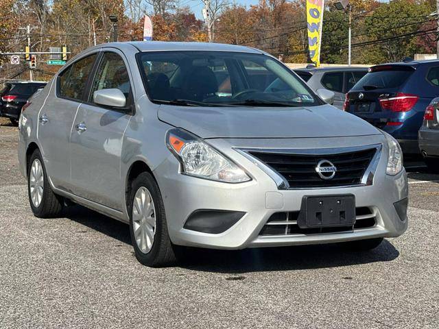 2017 Nissan Versa SV FWD photo