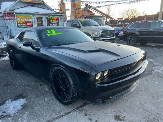 2018 Dodge Challenger SXT RWD photo