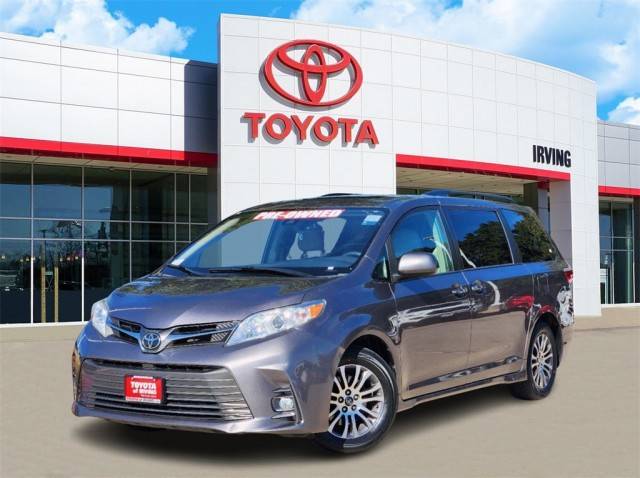 2019 Toyota Sienna XLE FWD photo