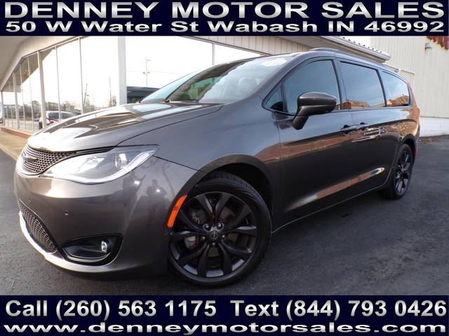 2019 Chrysler Pacifica Minivan Touring L Plus FWD photo