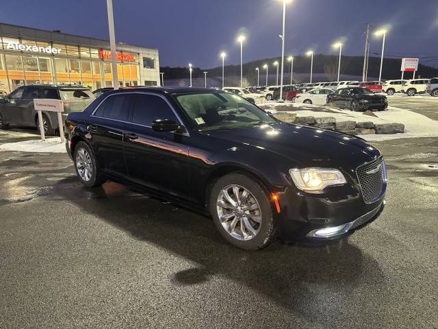 2019 Chrysler 300 Touring L AWD photo