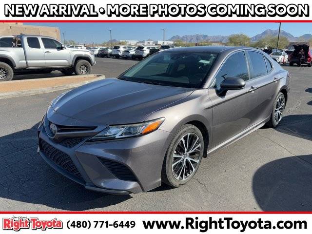 2019 Toyota Camry SE FWD photo