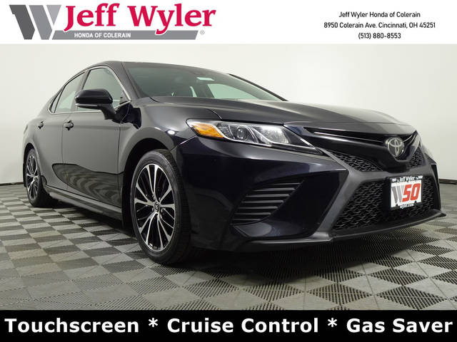 2019 Toyota Camry SE FWD photo