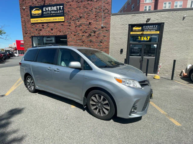 2019 Toyota Sienna XLE AWD photo