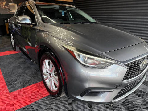 2019 Infiniti QX30 LUXE FWD photo