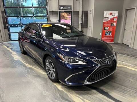 2019 Lexus ES ES 300h FWD photo