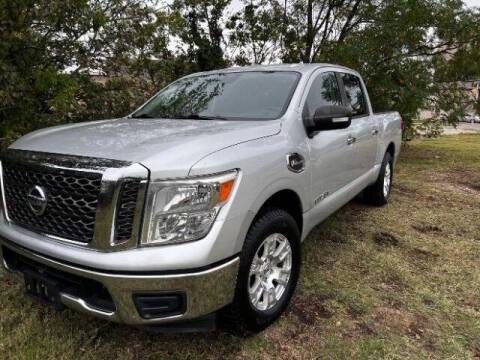 2017 Nissan Titan SV RWD photo