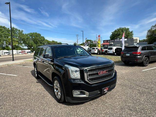 2017 GMC Yukon XL SLT 4WD photo