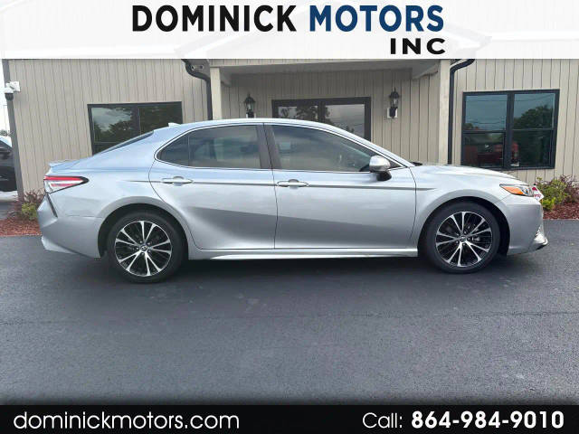 2019 Toyota Camry SE FWD photo