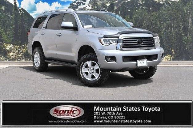 2018 Toyota Sequoia SR5 4WD photo