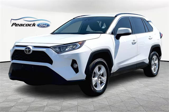 2019 Toyota RAV4 XLE FWD photo