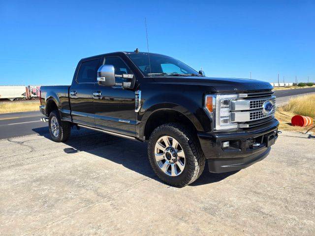 2019 Ford F-250 Super Duty Platinum 4WD photo