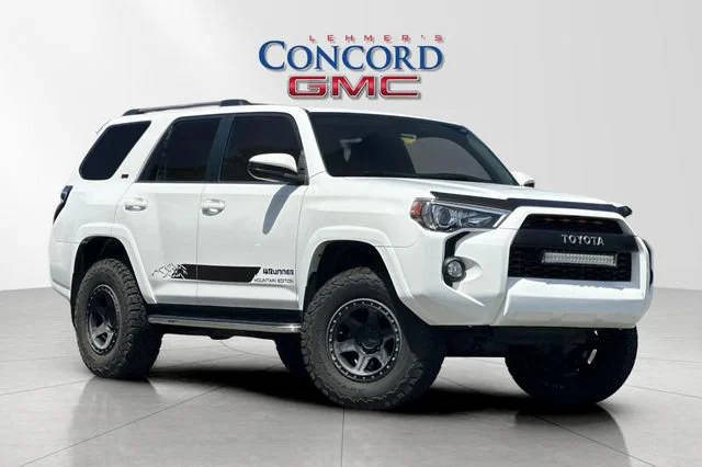 2019 Toyota 4Runner SR5 4WD photo
