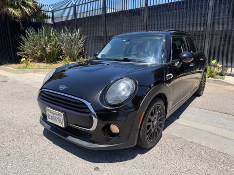 2019 MINI Hardtop 4 Door Cooper FWD photo
