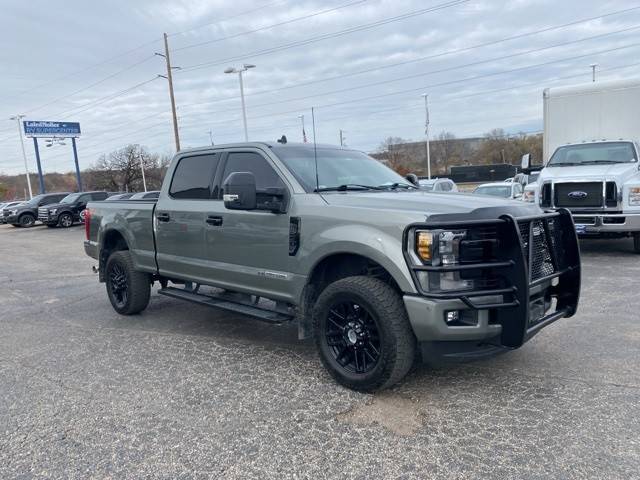 2019 Ford F-250 Super Duty LARIAT 4WD photo