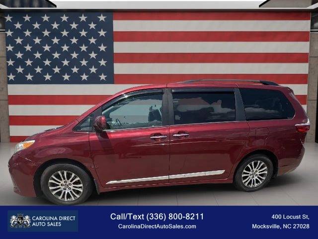 2018 Toyota Sienna XLE FWD photo