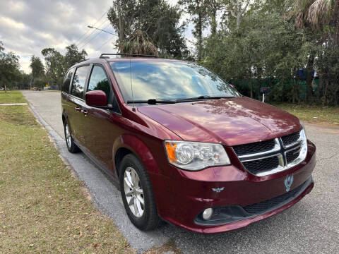 2018 Dodge Grand Caravan SXT FWD photo