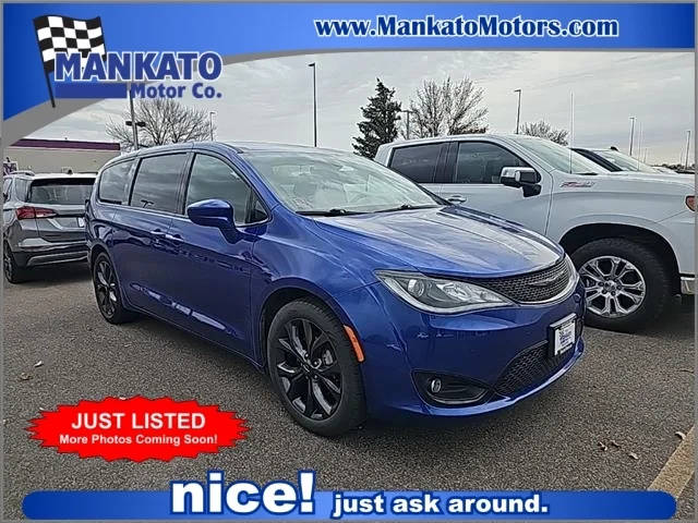 2019 Chrysler Pacifica Minivan Touring Plus FWD photo