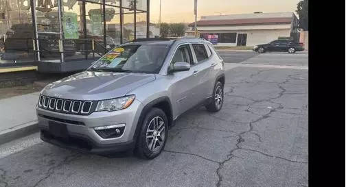 2019 Jeep Compass Latitude w/Sun/Wheel Pkg FWD photo