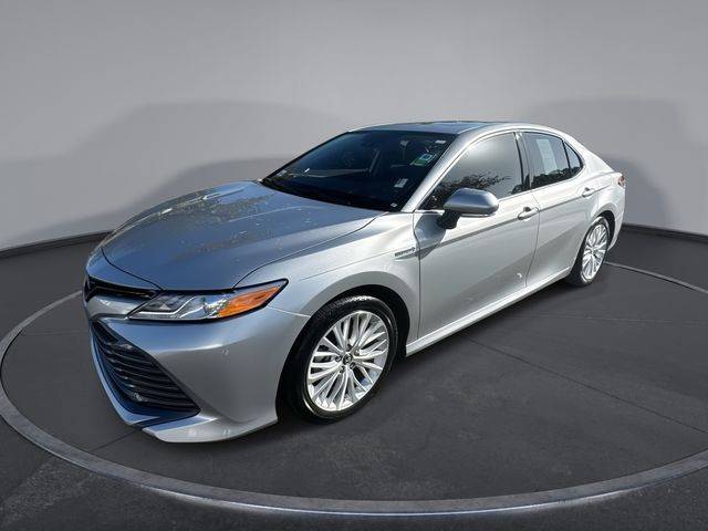 2019 Toyota Camry Hybrid XLE FWD photo