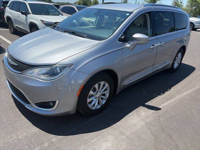 2019 Chrysler Pacifica Minivan Touring L FWD photo