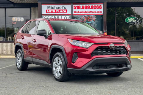 2019 Toyota RAV4 LE AWD photo