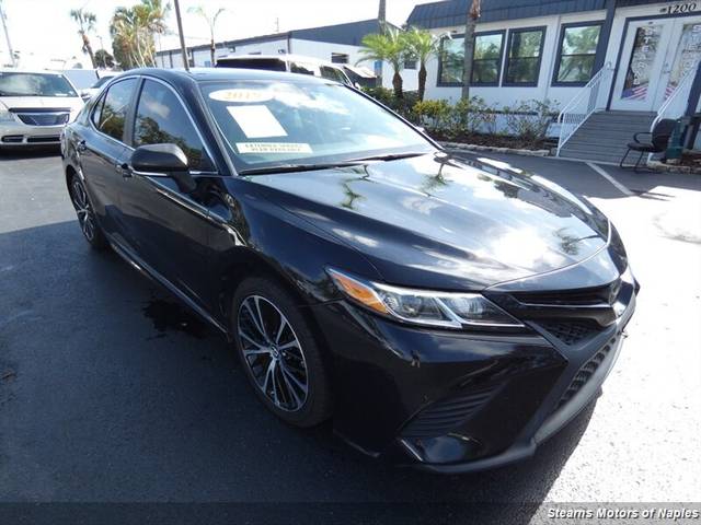 2019 Toyota Camry SE FWD photo