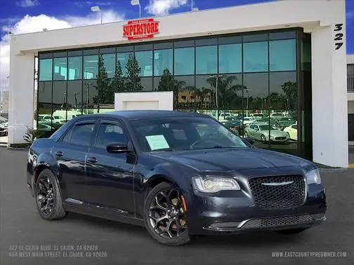 2019 Chrysler 300 Touring RWD photo