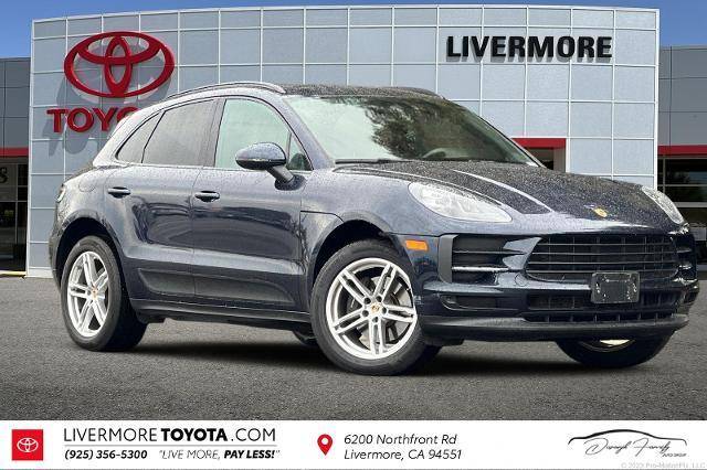 2019 Porsche Macan  AWD photo
