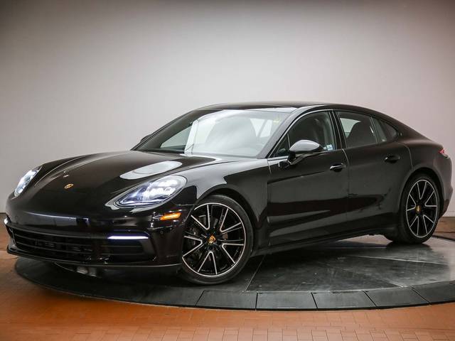 2018 Porsche Panamera RWD photo