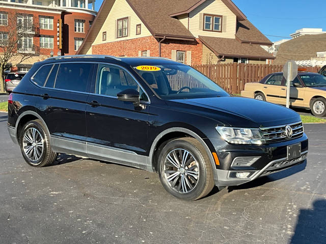 2019 Volkswagen Tiguan SEL FWD photo