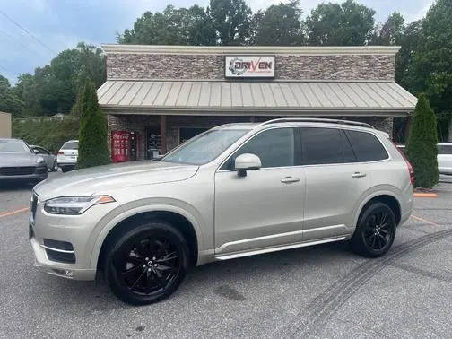 2018 Volvo XC90 Momentum AWD photo