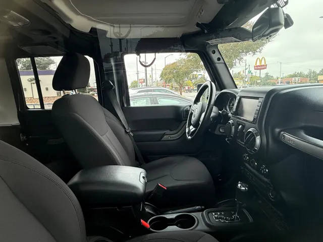 2015 Jeep Wrangler Unlimited Sport 4WD photo